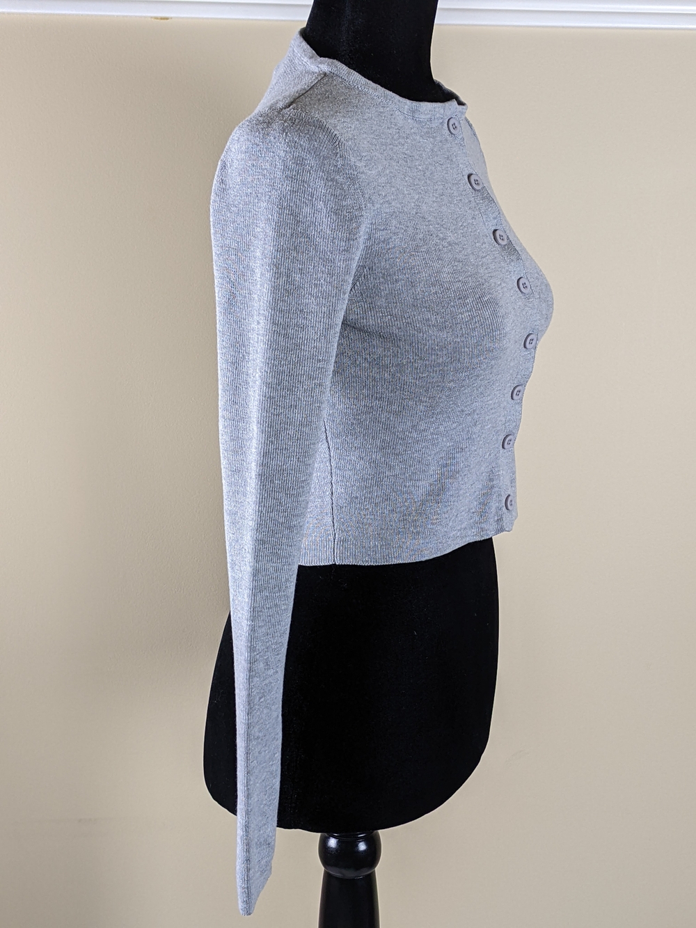 Classic Grey xs Button-Front Cropped Cardigan